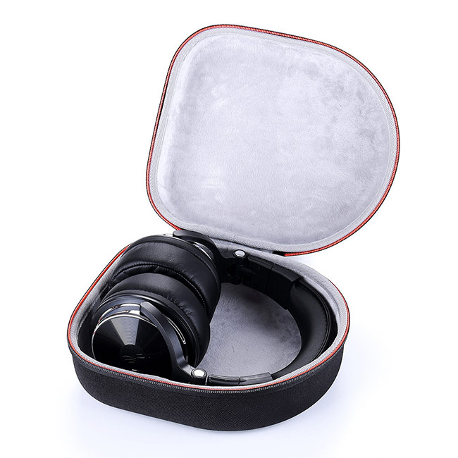 CASES FOR HEADPHONES 38